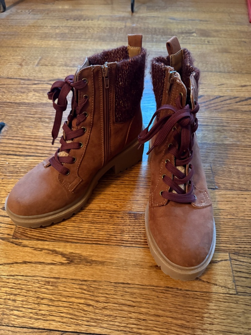 Women's Lace-Up Ankle Boots with Knit Collar